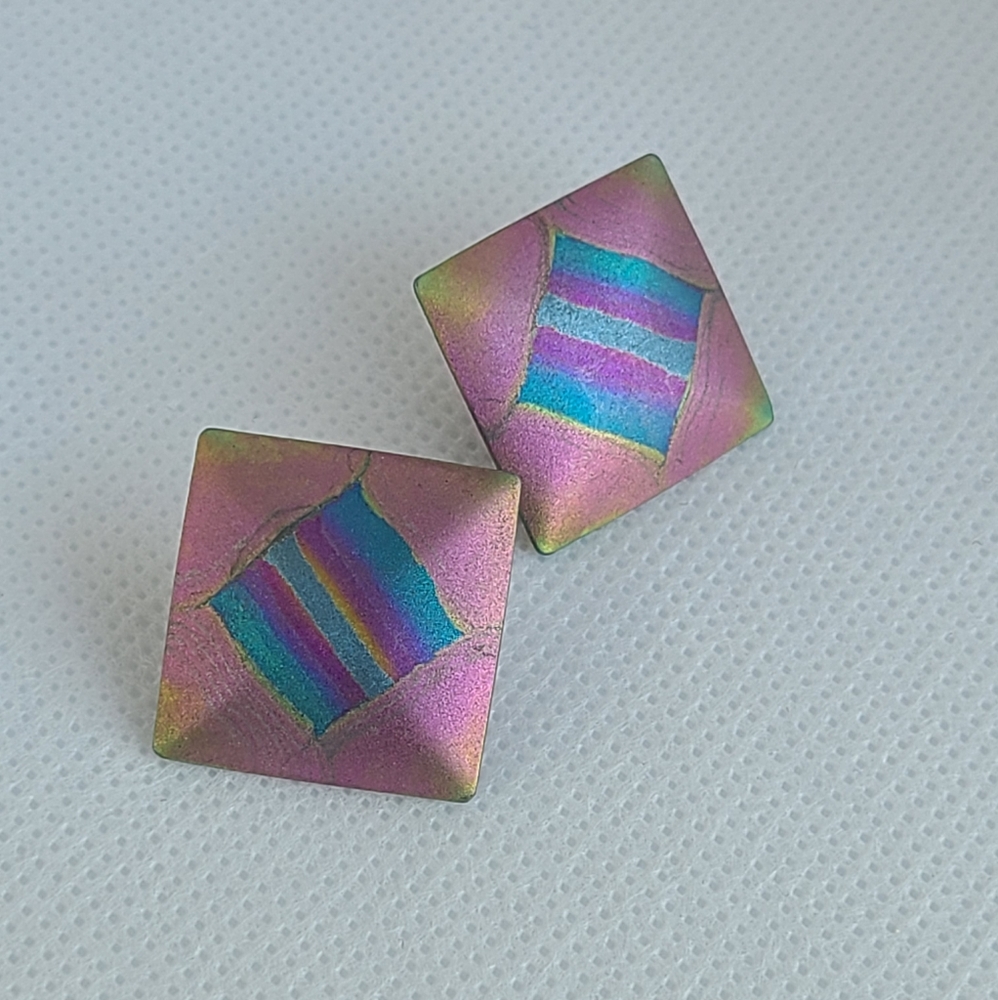Lightweight Metal Vintage 80s/90s Earrings